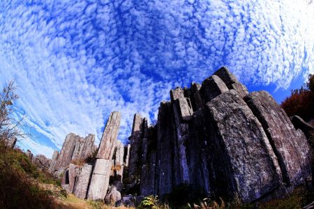 무등산 대표 지질명소인 입석대 일대 모습. 광주시 제공