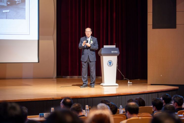 임기택 IMO 명예사무총장.