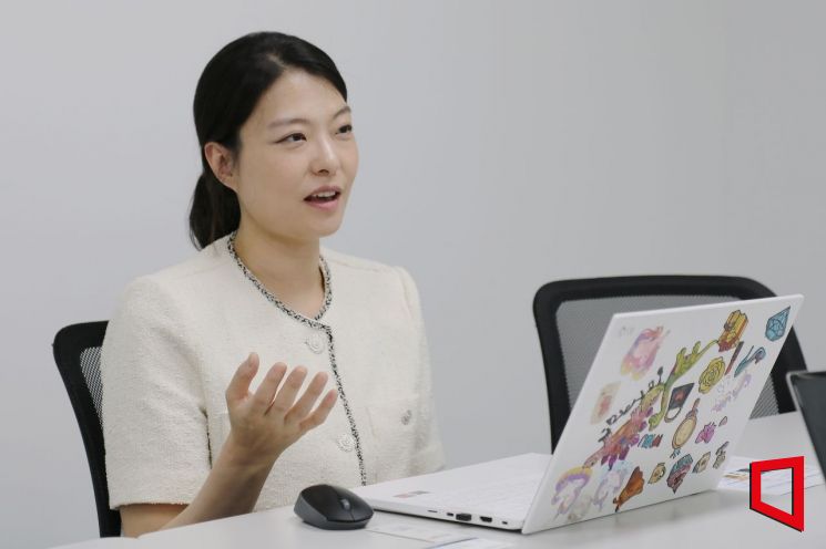 이용희 이엑스헬스케어 대표가 경기도 성남시 사무실에서 인터뷰를 하고 있다. 여성기업종합지원센터