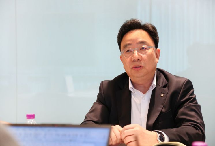 강종호 신한 PIB 강남센터이 지난달 23일 아시아경제와의 인터뷰에서 발언하고 있다. 신한투자증권