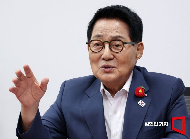 박지원 더불어민주당 의원이 국회에서 아시아경제와 인터뷰를 하고 있다. 2026.4.30 김현민 기자