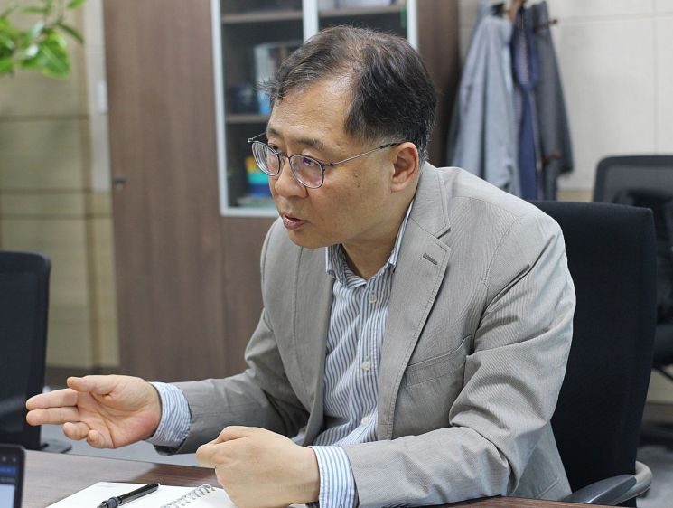 전태연 알테오젠 대표rk 지난달 23일 대전 유성구 본사에서 아시아경제와 만나 인터뷰하고 있다. 자사를 상대로 미국 할로자임이 벌이고 있는 특허 분쟁에 대해 "지금까지는 굉장히 유리하게 진행되고 있다"는 입장을 전했다. 정동훈 기자