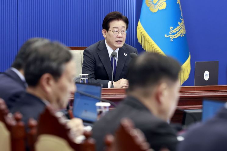 이재명 대통령이 30일 청와대에서 열린 수석보좌관회의에서 발언하고 있다. 2026.4.30 연합뉴스