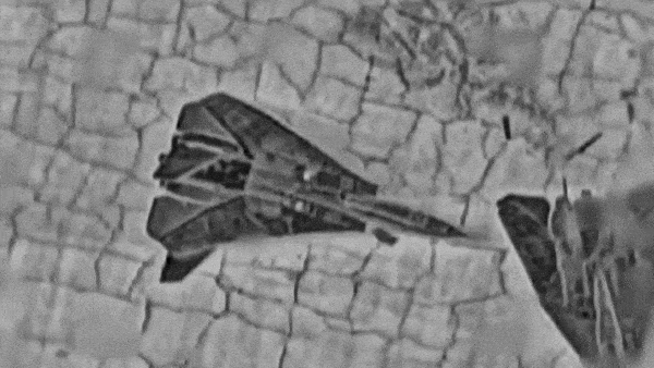 이스라엘군이 지난해 공개한 이란의 F-14 톰캣 전투기가 파괴되는 순간. 엑스(X) 캡처