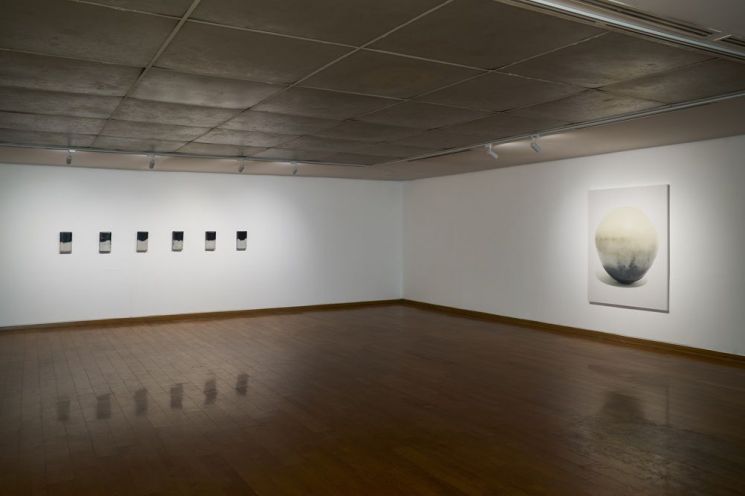 문민순_사라짐 너머의 - 스며든 흔적展_전경사진. 영은미술관