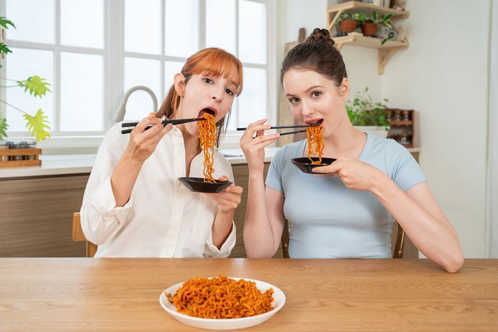 불닭볶음면 열풍에 따라 해외에서 각종 모방 제품이 쏟아져 나오자 삼양식품은 국내 상표권 확보에 집중해왔다. 게티이미지