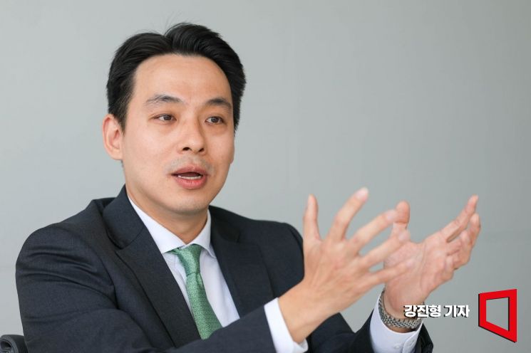 이승열 EY-파르테논 파트너가 6일 서울 여의도 파크원타워에서 아시아경제와 인터뷰 하고 있다. 강진형 기자