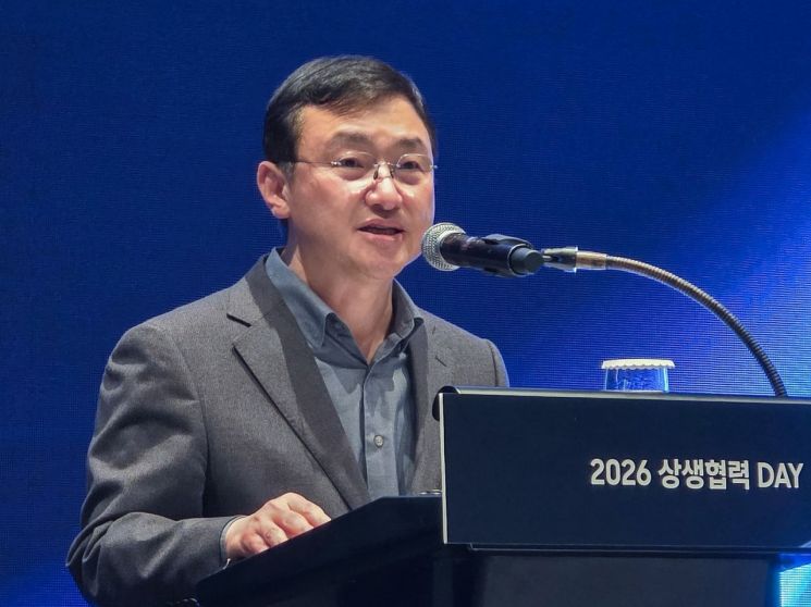 노태문 삼성전자 대표이사 사장이 27일 경기 성남시 더블트리 바이 힐튼 서울 판교에서 열린 삼성전자 DX부문 '2026년 상생협력 데이(DAY)'에서 인사말을 하고 있다. 연합뉴스