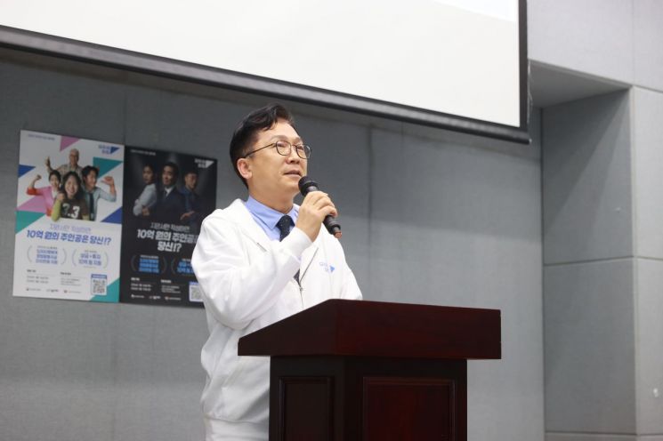 이병권 중소벤처기업부 제2차관이 7일 강원 강릉시 가톨릭관동대학교에서 열린 '로컬 창업 활성화 토크 콘서트'에서 인사말을 하고 있다. 중기부