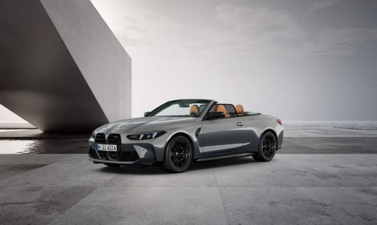 BMW M4 컴페티션 M xDrive 컨버터블 스카이스크래퍼 그레이 에디션. BMW코리아