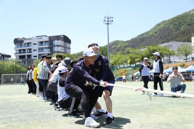 ‘2026년 전북특별자치도 건축인 한마음 체육대회’가 지난 9일 완주 모악산 축구장에서 개최됐다. 사진 제공=전북자치도청