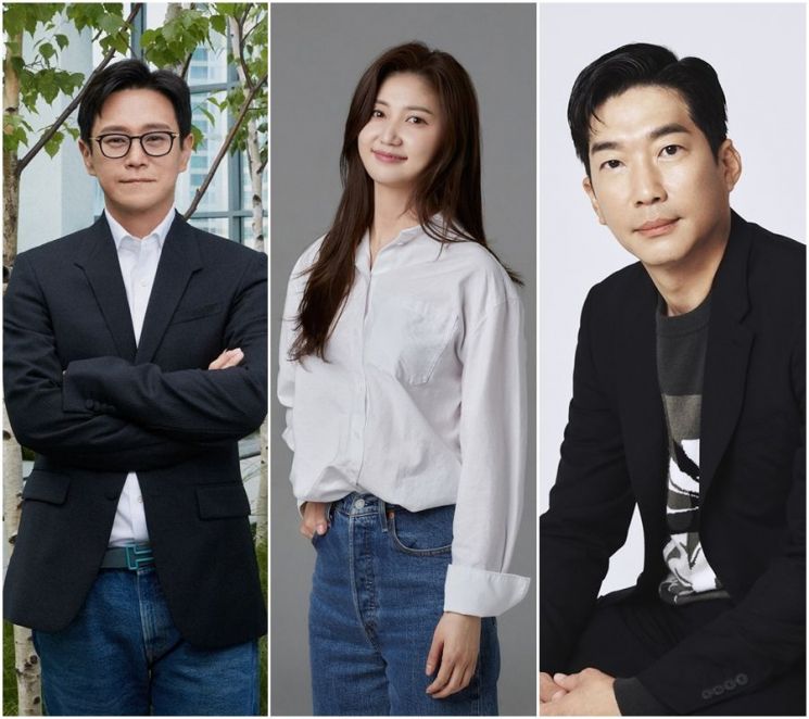 （自左起）Han Sungsoo Pledis Entertainment 资深专业人士、Shin Sunjeong BigHit Music 首席执行官、So Sungjin Source Music 资深专业人士。HYBE 供图