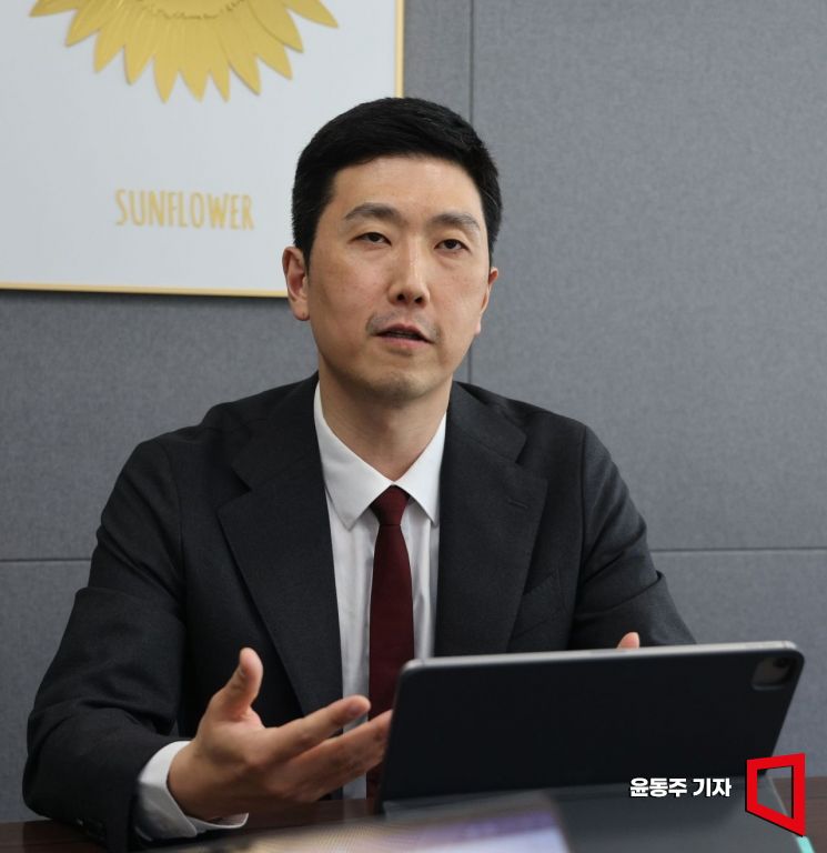 법무법인 인사이트 이용찬 변호사가 아시아경제와 인터뷰를 하고 있다. 윤동주 기자