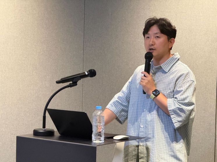 오두용 카카오모빌리티 로봇 개발 리더가 12일 오후 경기 성남시 카카오 아지트에서 진행된 미디어 스터디에서 발표하고 있다. 카카오모빌리티