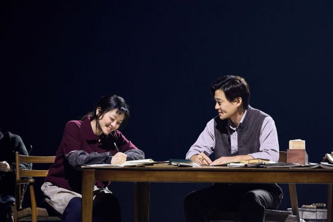 연극 '바냐 삼촌' 공연 장면. LG아트센터