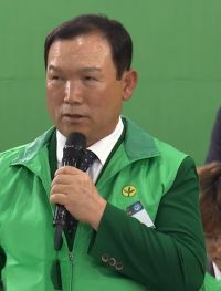 전인주 청도군새마을회장이 이재명 대통령 주재 간담회에서 청도만의 차별화된 사업 성과 등 우수사례를 발표하고 있다. 청도군 제공
