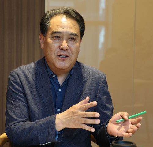 김상봉 하나은행 외환손님마케팅부 팀장이 아시아경제와 인터뷰를 하고 있다. 2026.05.18 윤동주 기자