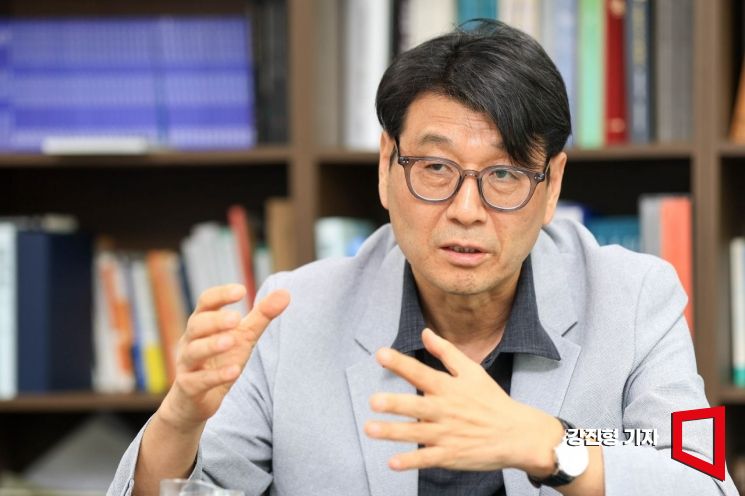 문병준 전 주사우디아라비아 대사대리가 18일 서울 중구 아시아미디어타워에서 아시아경제와 인터뷰 하고 있다. 강진형 기자