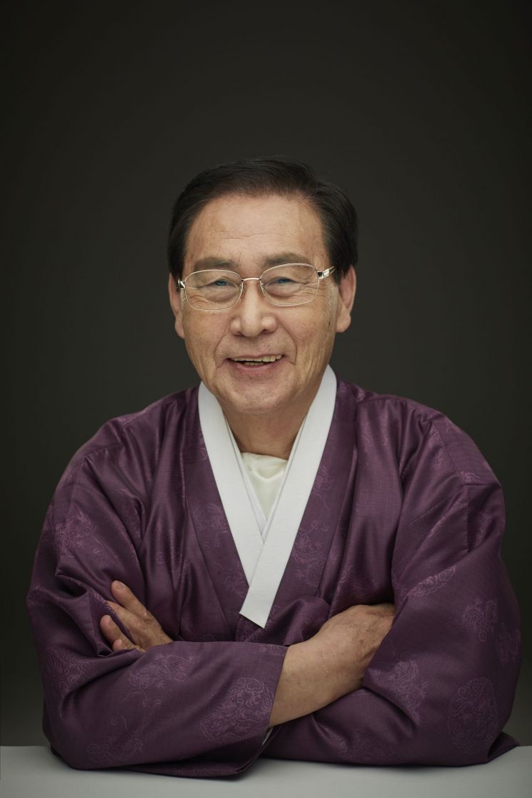 조부원 충청내포 앉은굿 보유자.