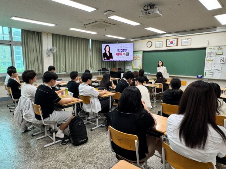 연천군, 교육발전특구 시범 사업 ‘찾아가는 탐구보고서 작성법 특강’ 운영. 연천군 제공