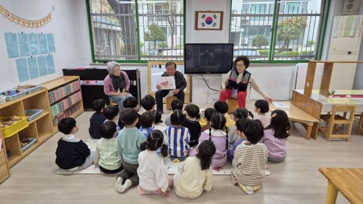 광명시가 노인 일자리 2.8배 확대 ‘양적 성장’ 넘어 ‘신노년층’ 자아실현 견인하고 있다. 광명시 제공