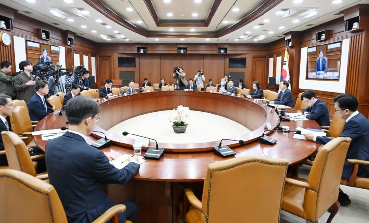 Gu Yooncheol：“向中东国家提供60亿美元金融支持……冷静应对美301条款调查”