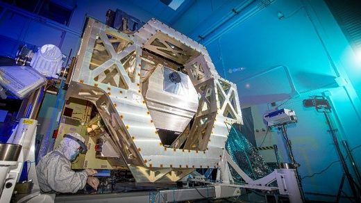 낸시 그레이스 로만 우주망원경(Nancy Grace Roman Space Telescope)은 NASA의 차세대 천체물리 관측 프로젝트다. BAE 시스템스 SMS는 로만 우주망원경에 탑재되는 광시야 관측장비(Wide Field Instrument, WFI)의 광기계 구조물을 공급하고 있다. BAE시스템스