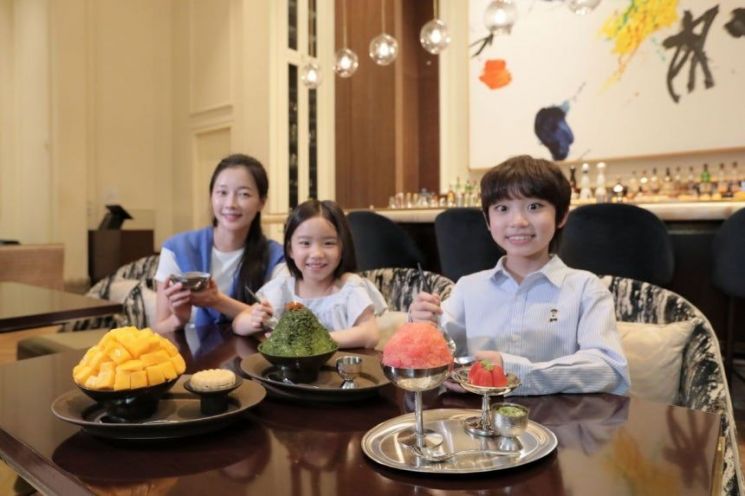 라운지 파라다이스의 제주 애플망고 빙수와 말차 팥빙수, 토마토 빙수(왼쪽부터). 파라다이스시티