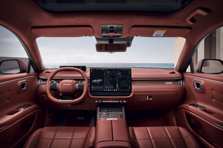 Interior view of 'The New Grandeur.' Hyundai Motor Company