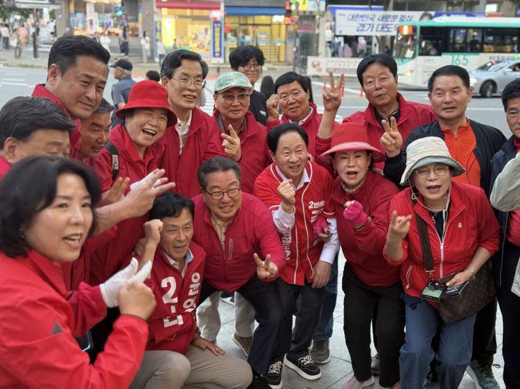 주광덕 남양주시장 후보가 경기 동북부 발전을 위해 손을 잡고 '원팀'을 선언했다. 주광덕 후보 제공