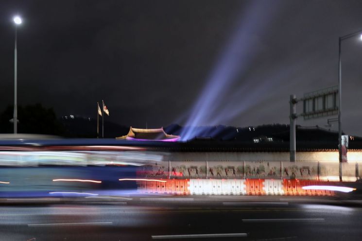 2022년 8월, 광장 공사가 끝나고 광화문 앞 월대 공사가 시작되었다.