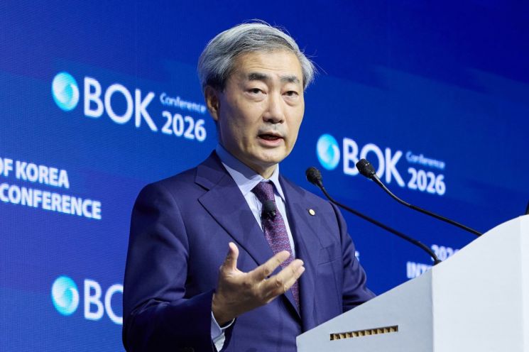 신현송 "경제 강건해 통화정책 딜레마 적다"…금리 인상 재차 시사