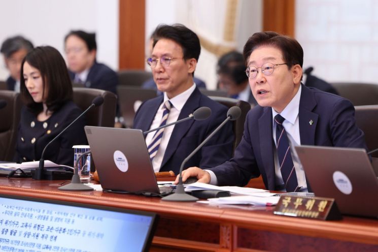 이재명 대통령이 2일 청와대에서 열린 국무회의 겸 비상경제점검회의에서 발언하고 있다. 2026.6.2 연합뉴스