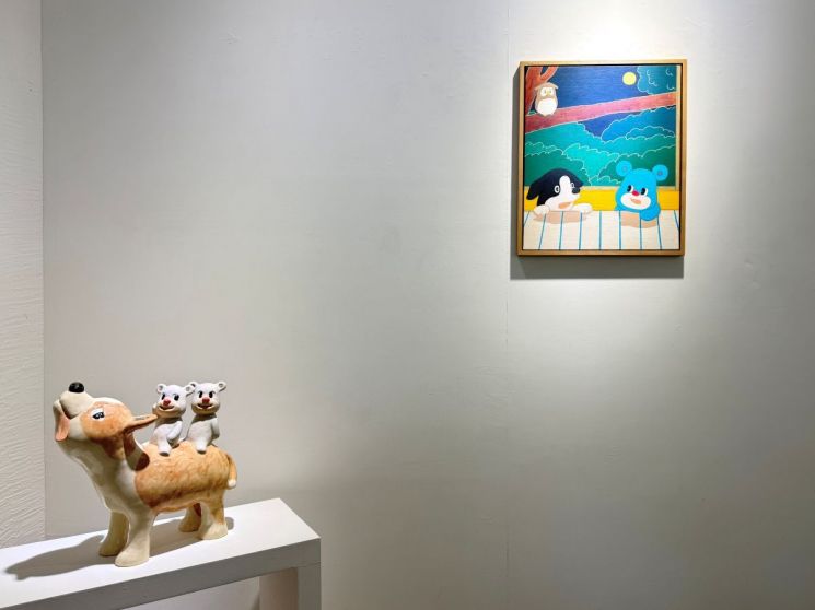 야스히토 가와사키 개인전 'Blue Blue Bear and Green, Blue Blue Bear and Sea' 전시전경. 리나갤러리