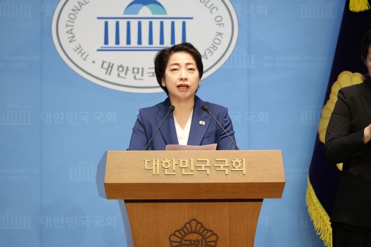 젠슨 황 방한 맞춰 '피지컬AI 특별법' 발의…"규제 원스톱 완화"