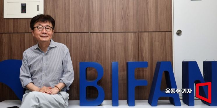 Chul Shin, Executive Committee Chair of the Bucheon Fantastic International Film Festival, is posing. Photo by Dongju Yoon