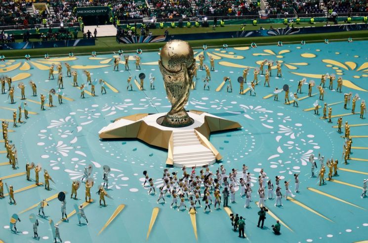 12일(한국시간) 멕시코시티 스타디움에서 열린 2026 북중미 월드컵 개막식이 펼쳐지고 있다. AFP연합뉴스