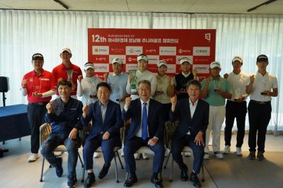 제12회 아시아경제 호남배 주니어골프챔피언십 수상자들과 대회 관계자들이 시상식 후 기념촬영을 하고 있다. 송보현 기자