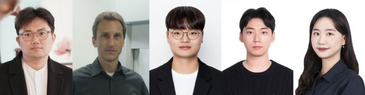 연구진, (좌측부터) 홍성유 교수, 로드 얀우브 교수, 이정우 연구원, 김건하 연구원, 정서영 연구원. UNIST 제공
