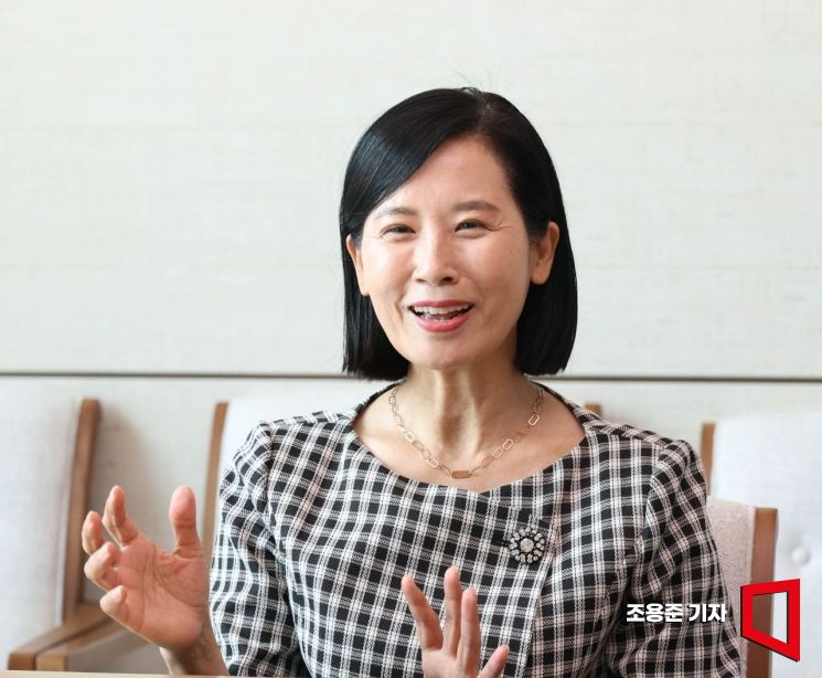 이유경 포스코 부사장이 서울 강남구 포스코 사옥에서 아시아경제와 인터뷰 하고 있다. 조용준 기자