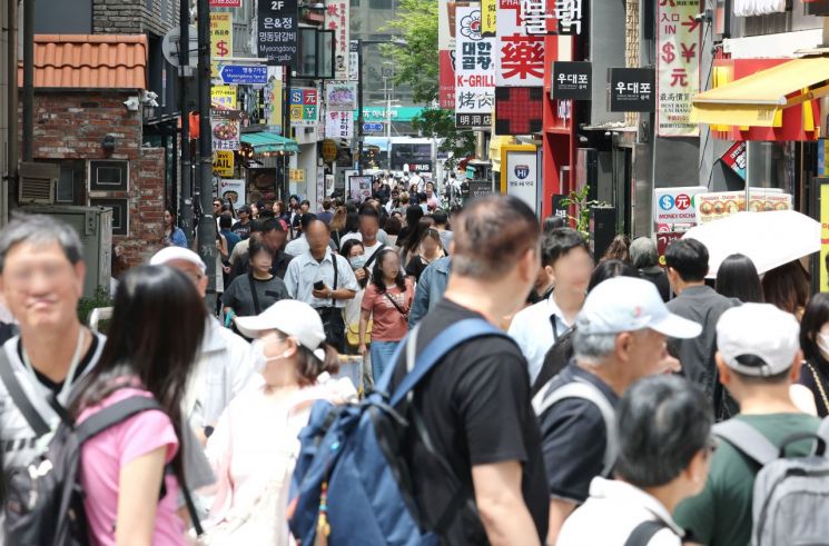 K-Beauty Travel Boom: How Young Chinese Explore Korean Personal Color Analysis, Makeup & Styling in One Day
