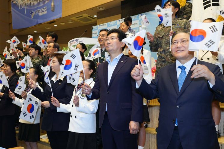 이상일 용인특례시장이 21일 새에덴교회에서 열린 '보훈 평화 음악회'에 참석했다. 용인시 제공