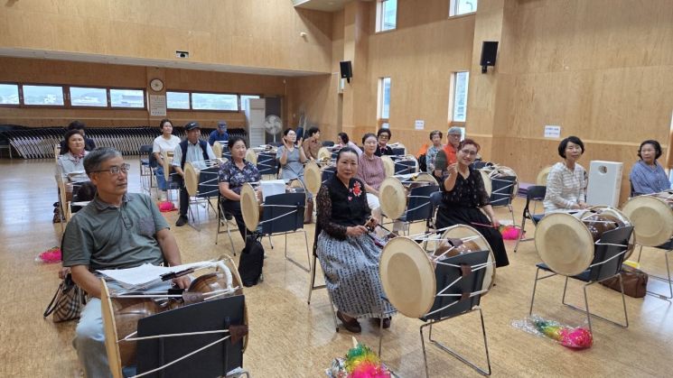 청도군이 맞춤형 노인복지정책을 추진하며 ‘어르신이 행복한 도시 청도’ 조성에 박차를 가하고 있다. 청도군 제공
