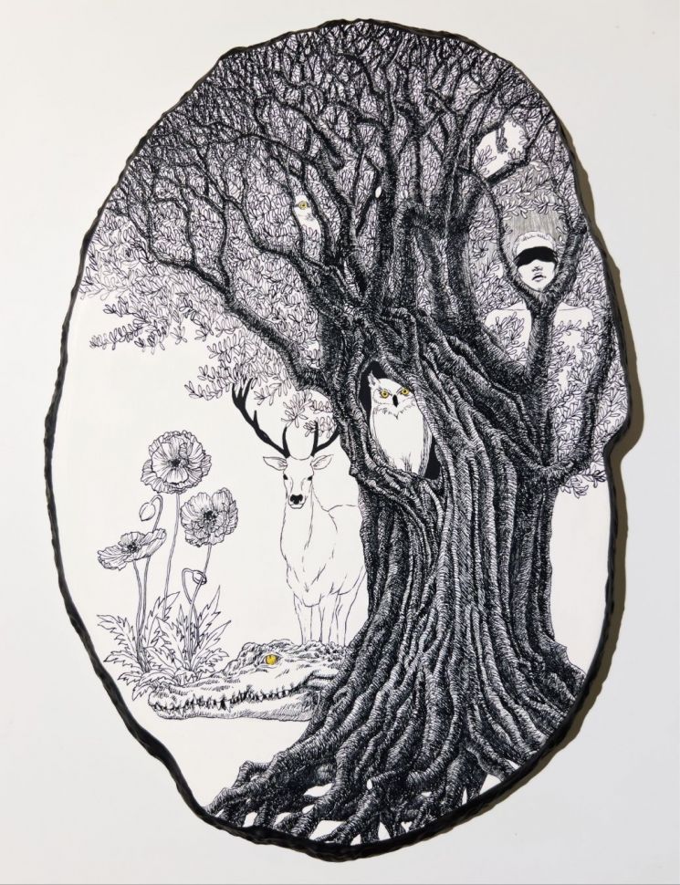 떠도는 짐승과 낯선 이에게 I_ 24x34cm_ Mixed media on plaster_ 2026. 하랑갤러리