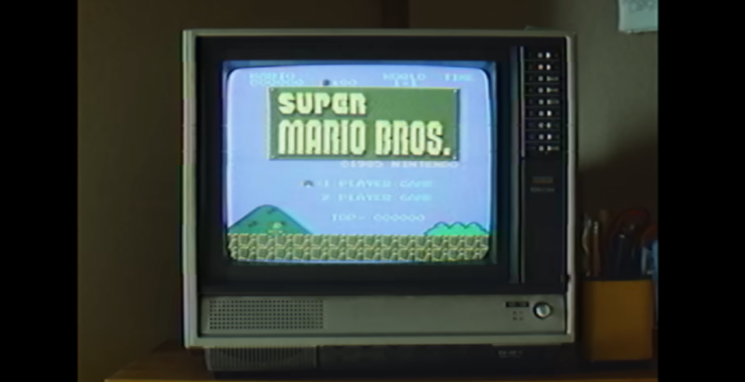 일본 닌텐도가 슈퍼 마리오 출시 40주년을 맞아 만든 광고 'It's You, MARIO'의 한 장면. 1980년대 플레이하던 슈퍼 마리오 화면을 재현하고 있다. 닌텐도.