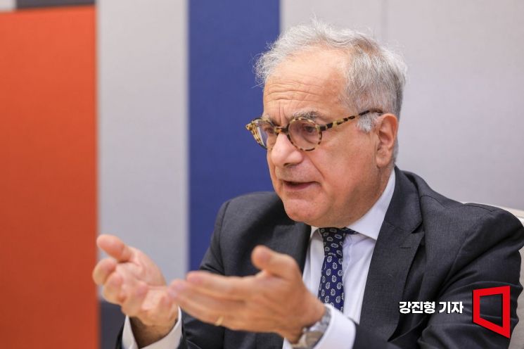 Hugo Astuto, Ambassador of the European Union Delegation to Korea, is interviewed by The Asia Business Daily on the 29th at the European Union Delegation to Korea in Jung-gu, Seoul. Photo by Kang Jinhyung