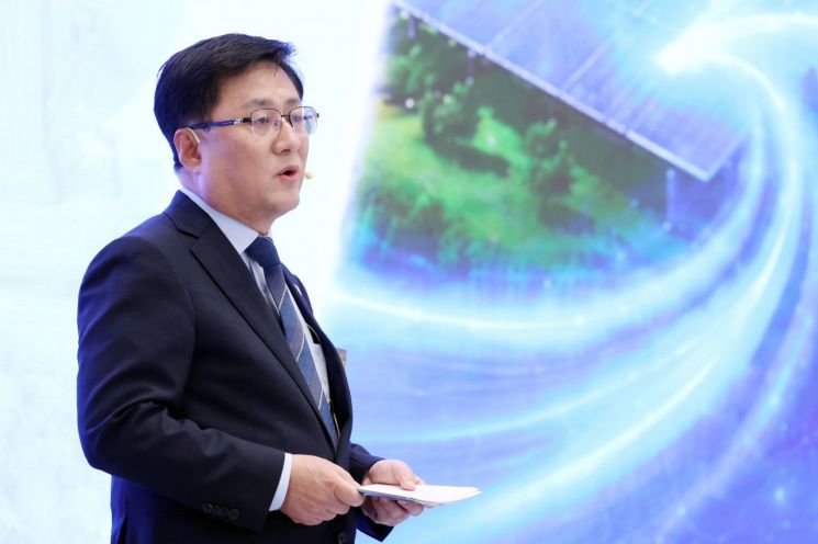 김성환 기후에너지환경부 장관이 29일 청와대에서 이재명 대통령 주재로 열린 3대 메가프로젝트 국민보고회에서 정책을 발표하고 있다. 연합뉴스