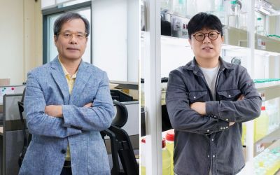 정완영(왼쪽), 신현호 교수. 국립부경대 제공