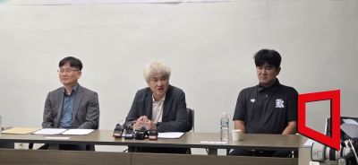 7일 광주학생독립운동기념역사관에서 이규연 광주일고 교장(왼쪽부터)과 홍경표 광주일고 총동창회장, 조윤채 광주일고 야구부 감독이 기자회견을 하고 있다. 민찬기 기자