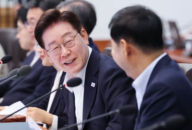 이재명 대통령이 14일 청와대에서 열린 국무회의에서 발언하고 있다. 2026.7.14 연합뉴스